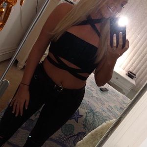 Cross cross crop top